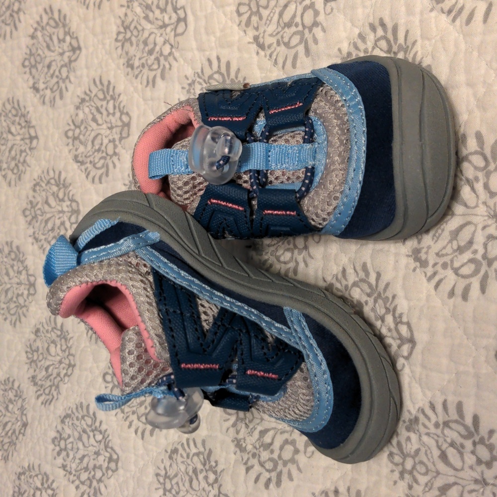 NEW Northside toddler girl water shoes size 5